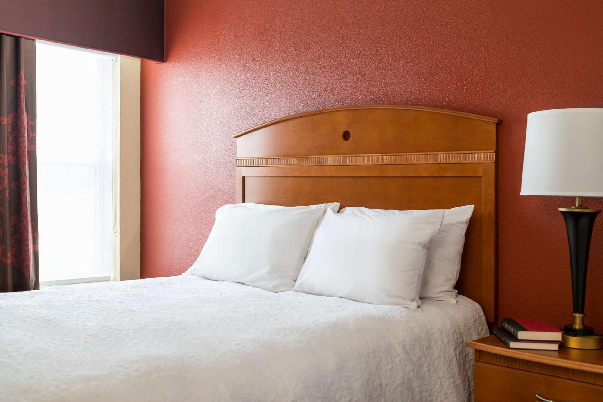 Hampton Inn Minneapolis-Бернсвилл Экстерьер фото